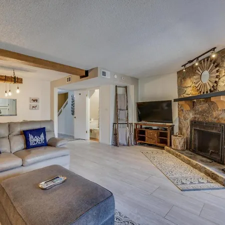 Large Modern-Style Condo W Pool, Gym, Game Room